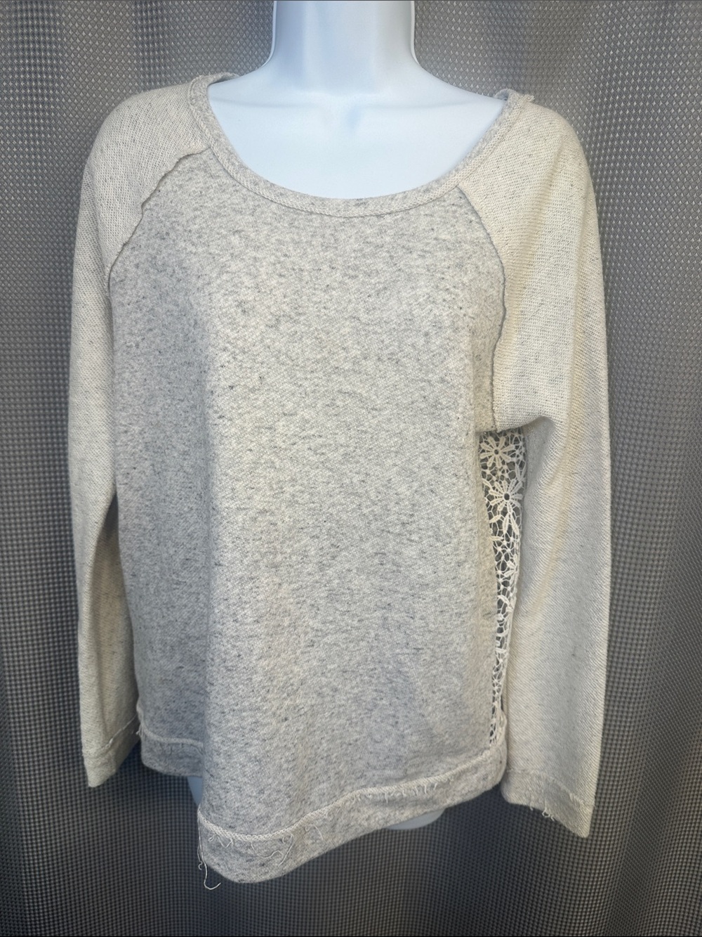 Mystree Cozy Cream/Heather Grey, Lace-Trim Women's Swetshirt